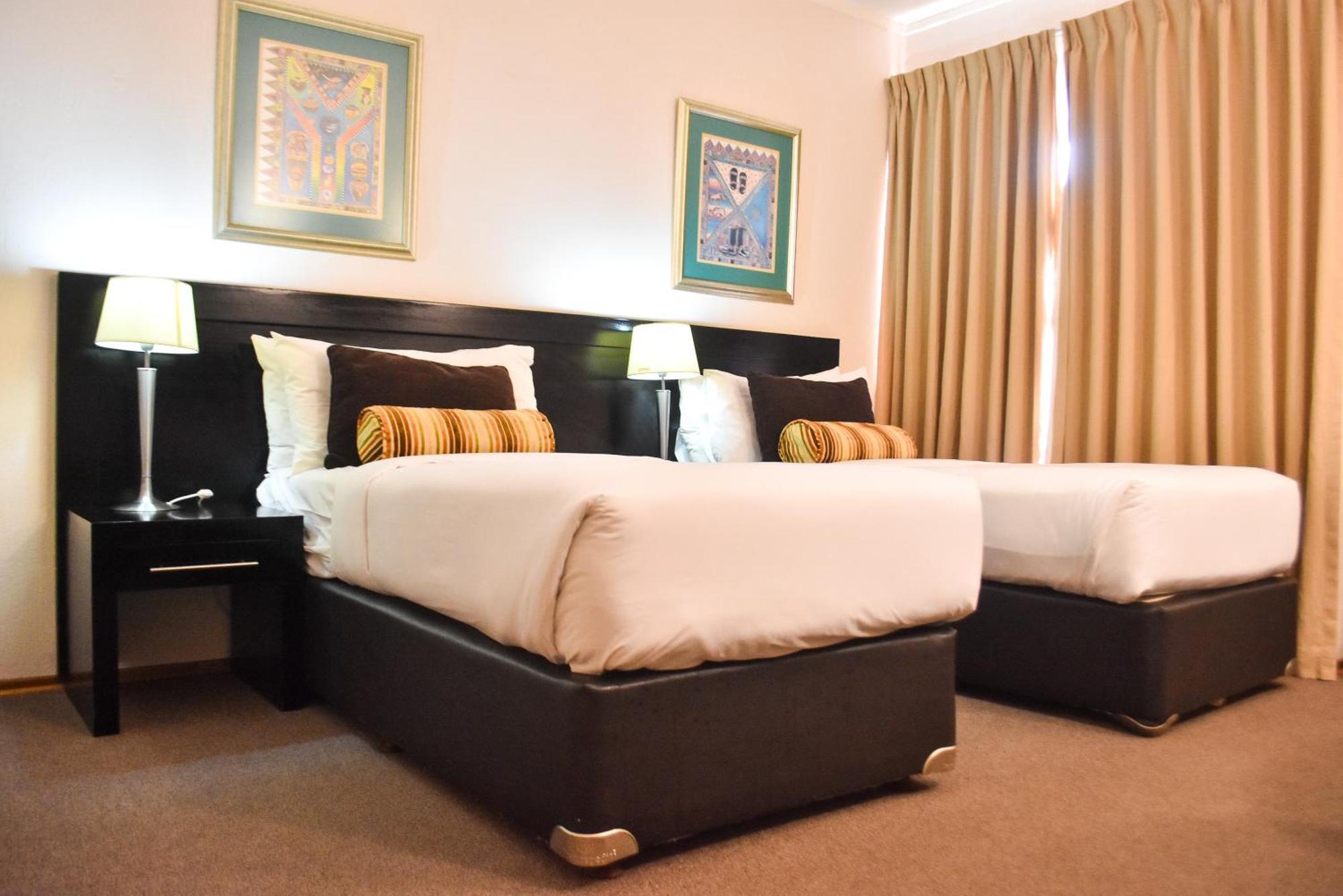 Cresta Bosele Hotel Selebi-Phikwe Ngoại thất bức ảnh